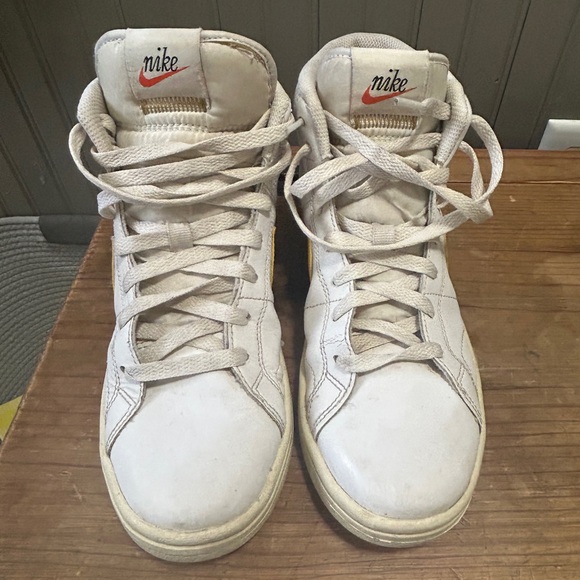 Nike Swoosh 50th anniversary women’s sneakers size 7.5 - Picture 4 of 11